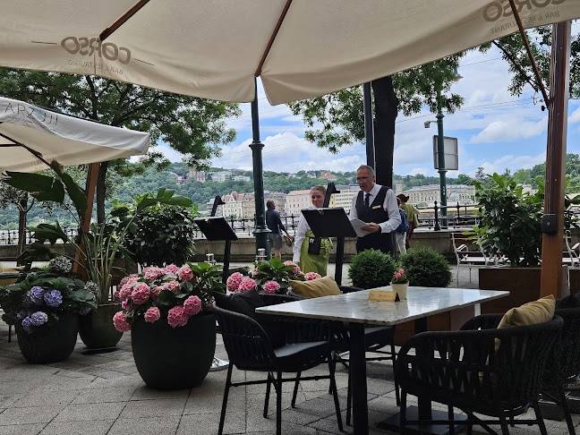 Opinii despre Corso Bar&Restaurant în Budapest - Vendéglátás