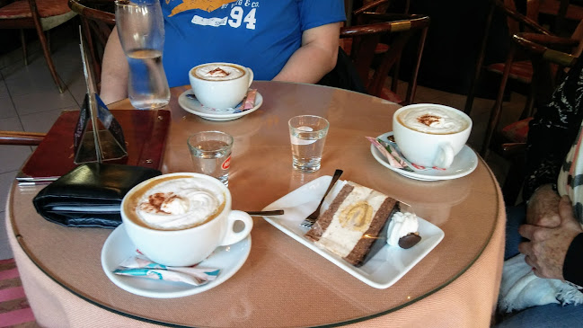 Opinii despre Korzó Kávézó în Sopron - Vendéglátás