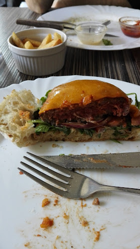 Comentarii opinii despre Ring Café Étterem és Burger Bar