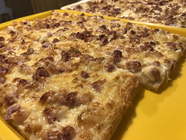 Comentarii opinii despre Kalácsos pékség ,Sercli és Paradicsom