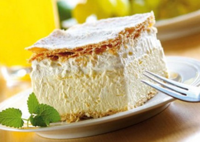 Opinii despre Korona Cukrászda în Tiszafüred - Vendéglátás