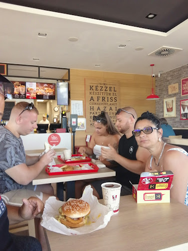 Opinii despre KFC Szolnok Auchan DT în Szolnok - Vendéglátás