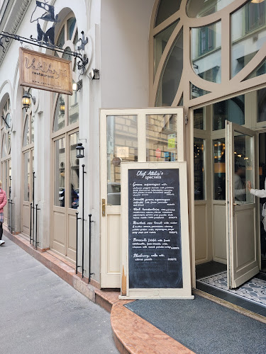 VakVarjú Étterem Pest