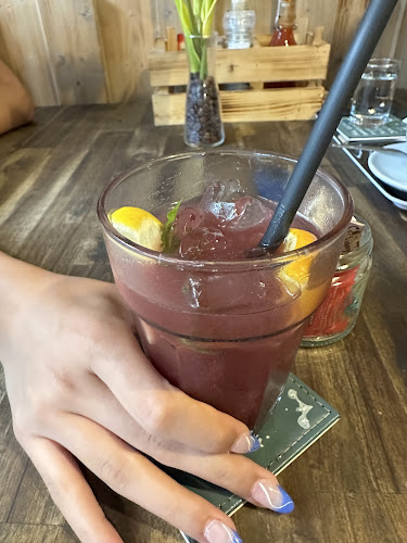 Opinii despre SD Coffee Bar & Pizza în Tatabánya - Vendéglátás