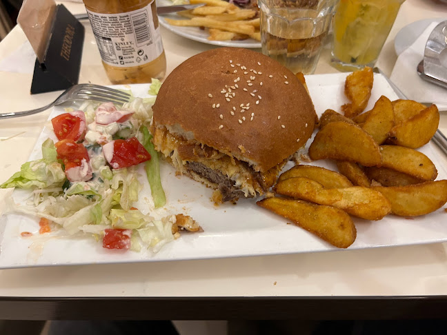 Trója Ételbár - Vendéglátás