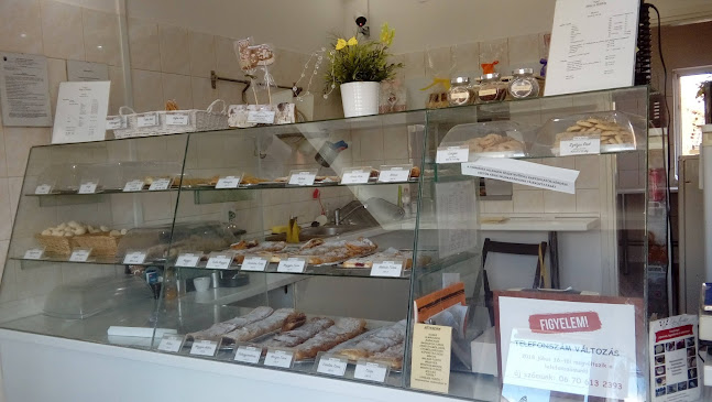 Opinii despre Rétes & Sütiház în Érd - Vendéglátás