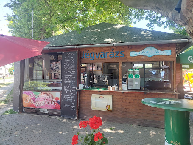 Jégvarázs Fagyizó, lángosozó és palacsintázó