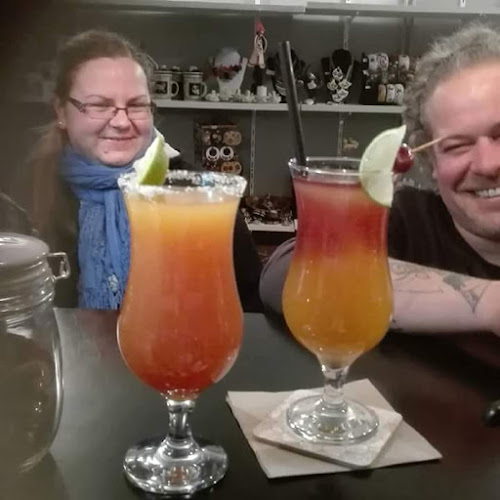 Csacska Macska Csecse-becse - Vendéglátás