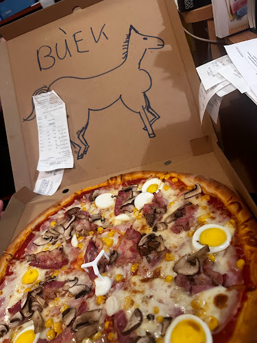 Opinii despre Corona Pizzéria în Kalocsa - Vendéglátás