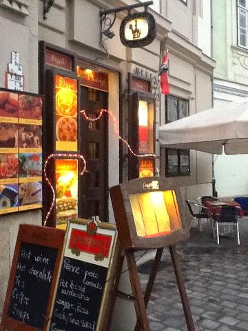 Mézeskalács Kávézó