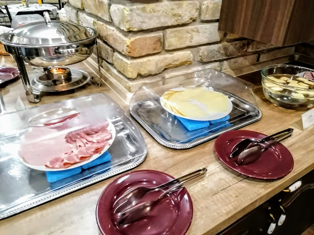 Opinii despre Partium Hotel în Szeged - Vendéglátás