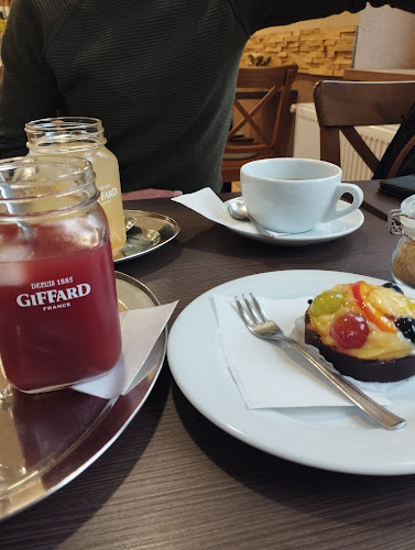 Comentarii opinii despre Korona Cukrászda