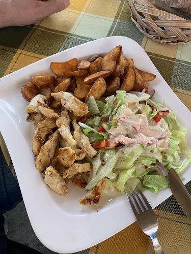 Comentarii opinii despre Gulyás udvar Étterem