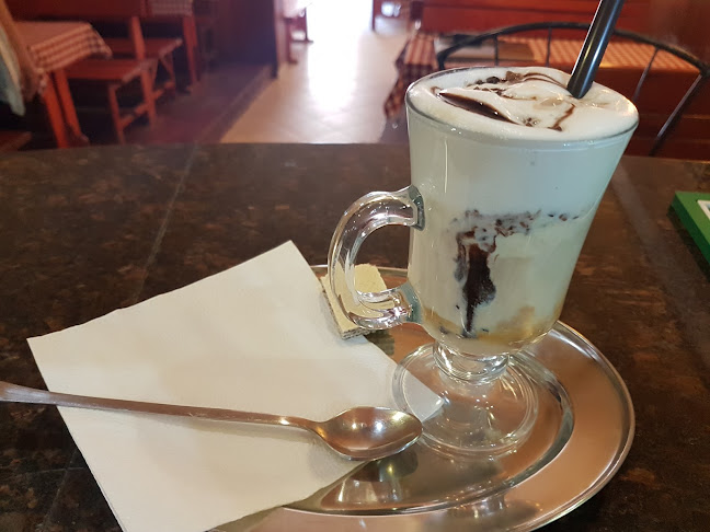 Opinii despre Zaki-Zug Söröző în Esztergom - Vendéglátás