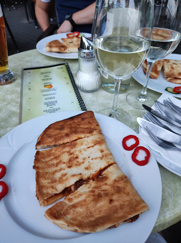 Café Kara - Vendéglátás