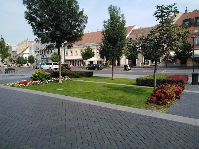 Viktória Fagyizó És Kávézó - Sopron