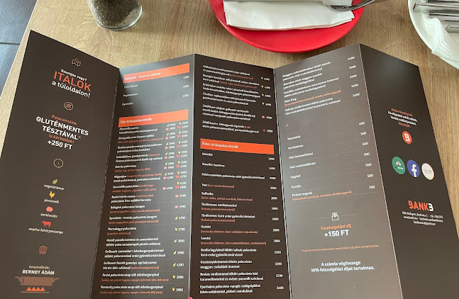 Comentarii opinii despre Bank3 Palacsinta Bár