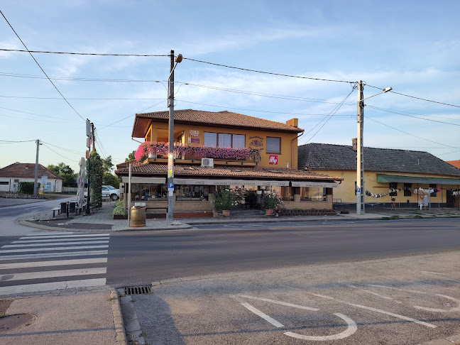 Sarokház Cukrászda - Vendéglátás