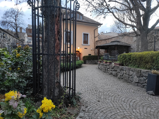 Szentendre, Futó u. 4, 2000