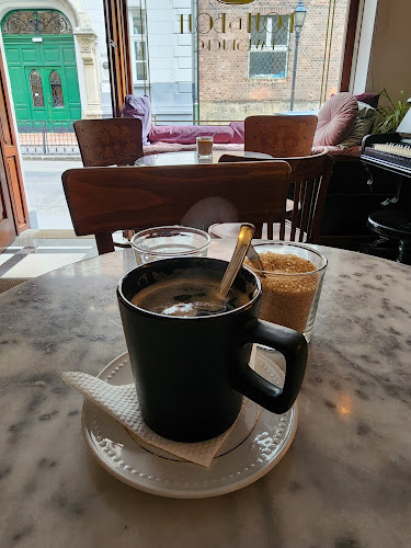 Opinii despre Rojt és Bojt Kávéskuckó în Budapest - Vendéglátás