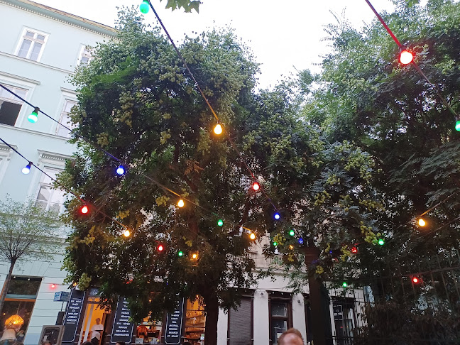 Budapest, Magyar u. 16-18, 1053