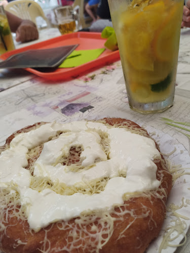 Opinii despre Ínyenc Pizzéria, Kávézó és Lángossütő în Igal - Vendéglátás