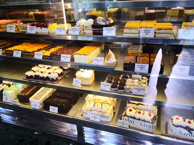 Opinii despre Vanilin Cukrászda în Budapest - Vendéglátás