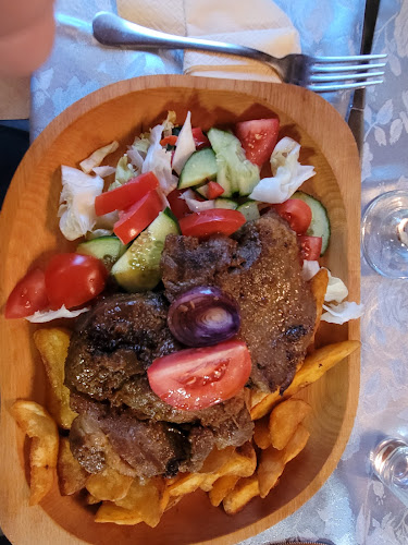 Aranypince Vendéglő - Vendéglátás