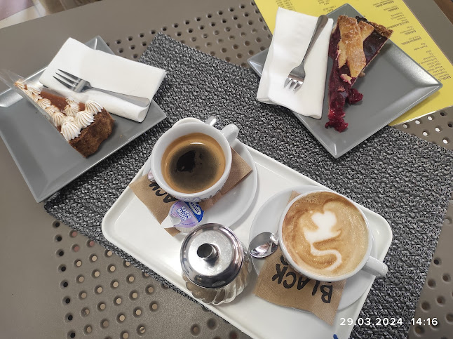 Opinii despre Kör Café în Tiszafüred - Vendéglátás