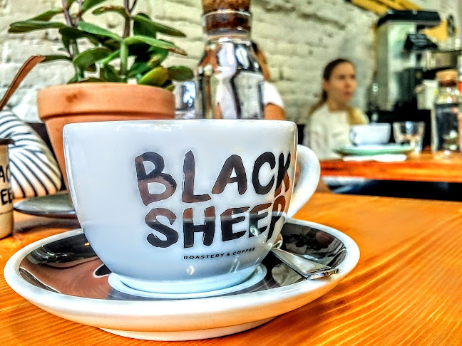 Comentarii opinii despre Black Sheep Kávéház Debrecen