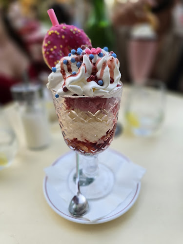 Budapest, Váci u 5, 1052