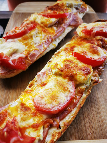 FULL Café & Sandwich Bar