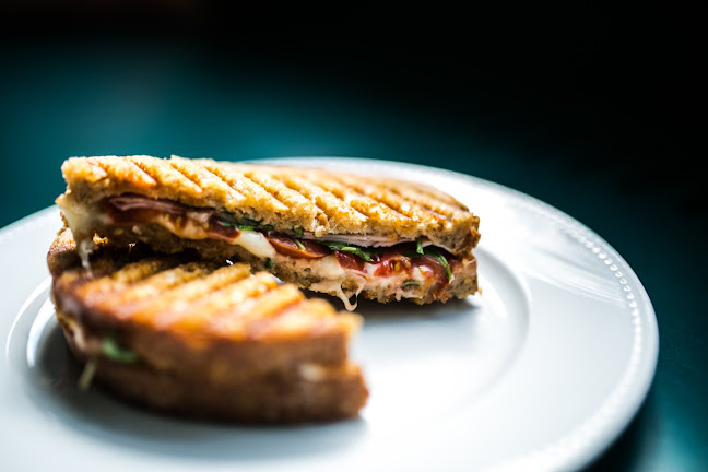 Nyolcharminc Presszó - Vendéglátás