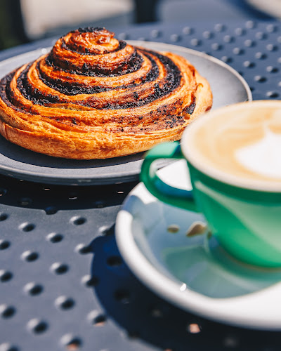 Opinii despre Tóth Bakery & Specialty Coffee în Gödöllő - Vendéglátás