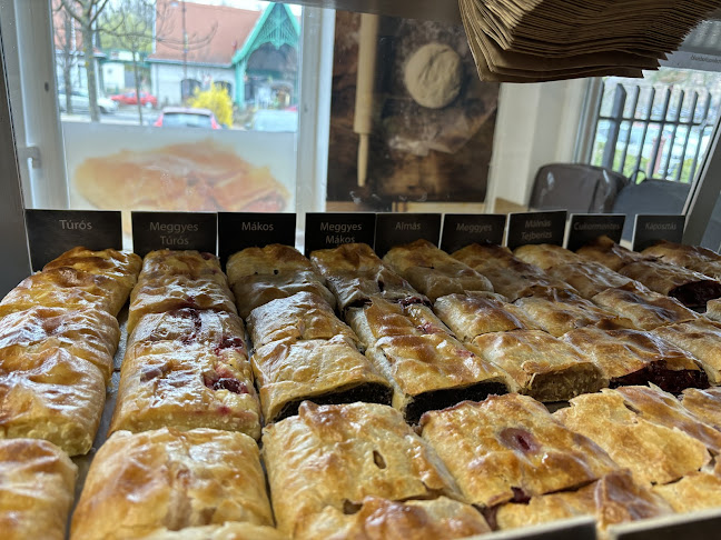 Veresegyház, Fő út 41, 2112