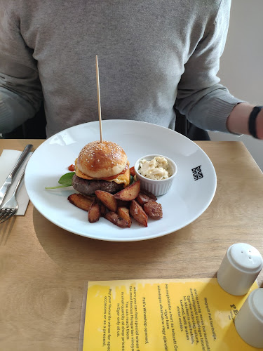 Opinii despre MACOK STUDIO în Eger - Vendéglátás