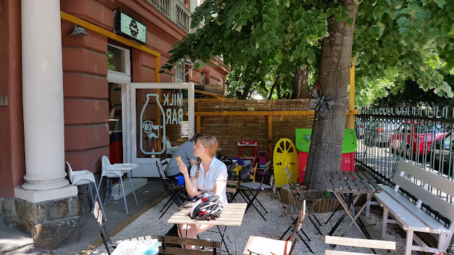 Budapest, Szilágyi Erzsébet fasor 65, 1026