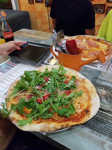 Comentarii opinii despre Azték Kávézó