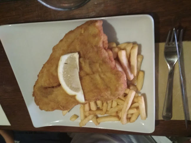 Comentarii opinii despre Submarine Station Étterem (Ernst & Wolf Kft.)