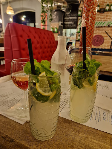 Opinii despre EscoBar & Cafe în Budapest - Vendéglátás