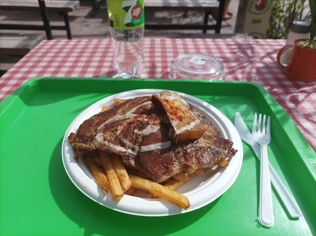 Opinii despre Sakáltanya Falatozó és Pizzéria Velence în Velence - Vendéglátás