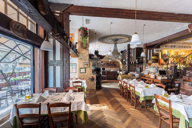 Budapest, Arany János u. 9, 1051