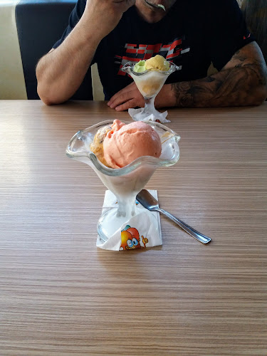 Csekő Kávéház és Étterem - Vendéglátás