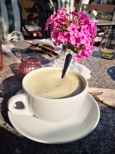 Opinii despre Kávé Süti Puszi în Sárvár - Vendéglátás