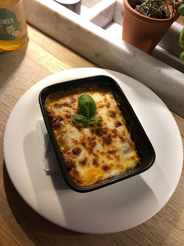 Győr, Budai út 1, 9027