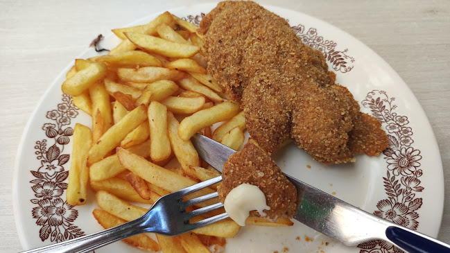 Halas Karcsi Büféje ( Best fish place at Balaton)