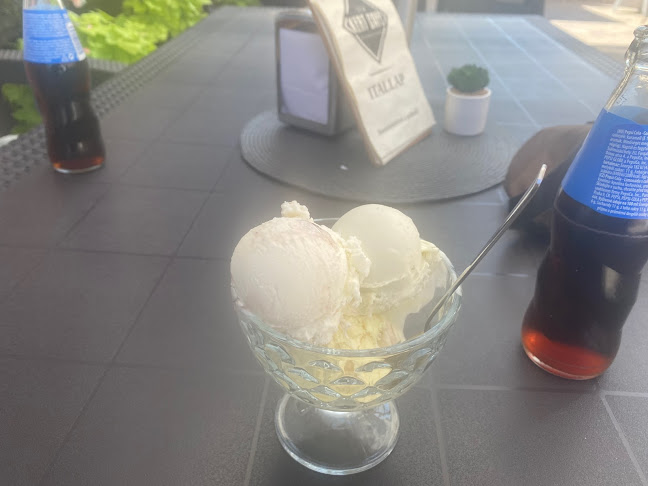 Comentarii opinii despre KERT CAFÈ fagylaltozó és kávézó
