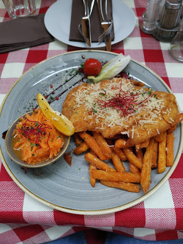 Tatabánya, Fő tér 6, 2800