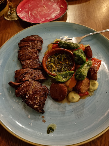 La Movida Bar & Restaurant