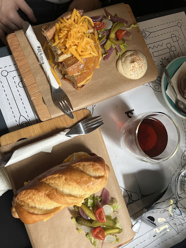 Opinii despre Úri cipő - kaptafa în Budapest - Vendéglátás